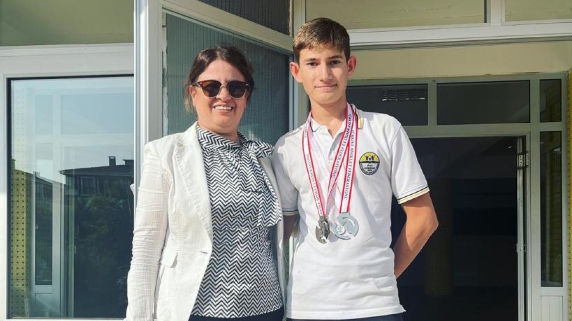 Öğrencimiz Muhammet Umut DEMİRCAN'dan Ferdi Bisiklet Yarışmalarında Türkiye İkinciliği